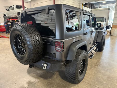 Used 2017 Jeep Wrangler Unlimited Sport w/ Quick Order Package 24S AWD/4WD image 20
