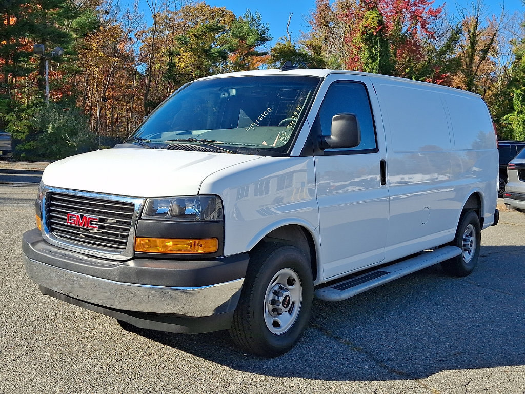 Used 2025 GMC Savana 2500 w/ Driver Convenience Package RWD image 3