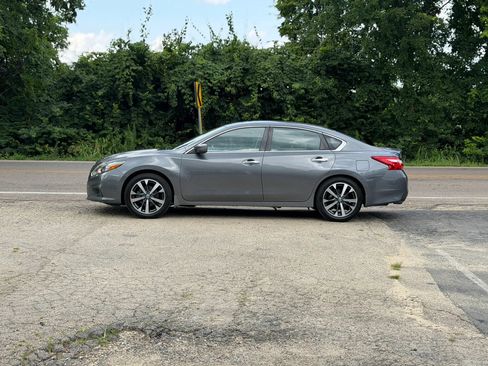 Used 2016 Nissan Altima 2.5 SR FWD image 4