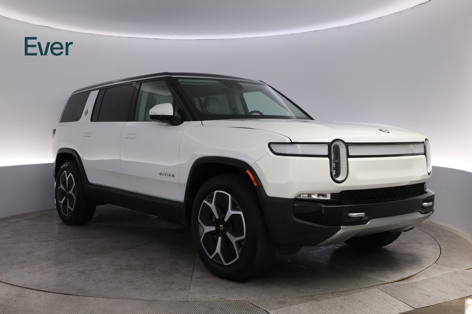 Used 2024 Rivian R1S Adventure Dual AWD/4WD image 13