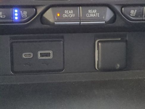 Used 2022 Chevrolet Tahoe High Country AWD/4WD image 28