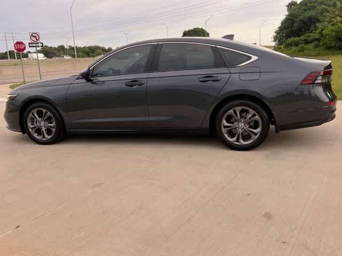 Certified 2023 Honda Accord EX image 4
