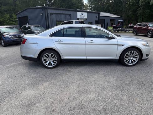 Used 2019 Ford Taurus Limited FWD image 13