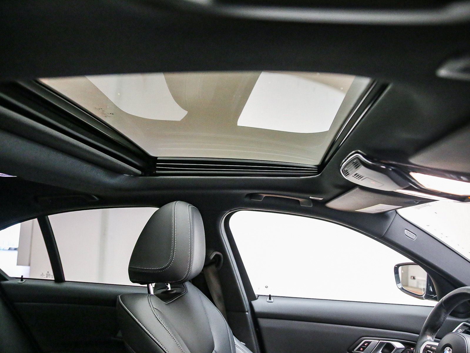 Certified 2023 BMW 330i Sedan w/ M Sport Package RWD image 18