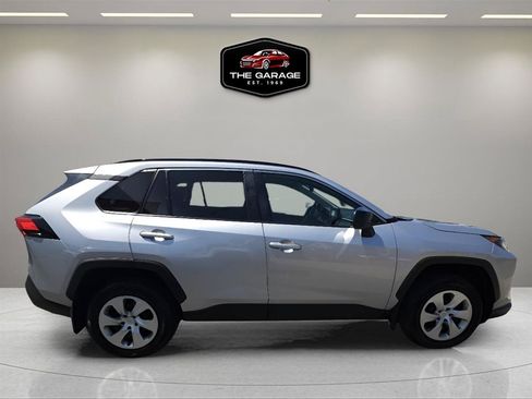 Used 2021 Toyota RAV4 LE AWD/4WD image 7
