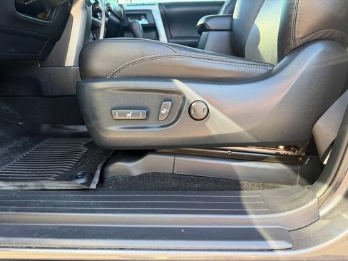 Used 2018 Toyota 4Runner SR5 Premium AWD/4WD image 27