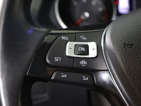 Used 2019 Volkswagen Tiguan SE w/ Panoramic Sunroof Package image 41