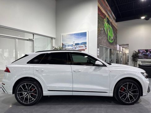 Used 2020 Audi Q8 Prestige w/ Prestige Package image 5