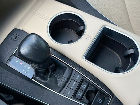 Used 2019 Toyota Avalon Limited FWD image 28