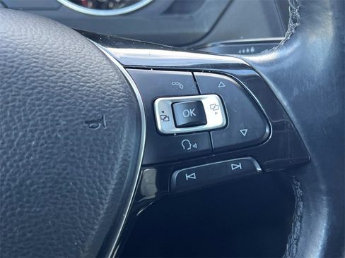 Used 2018 Volkswagen Tiguan SE w/ Panoramic Sunroof Package image 23