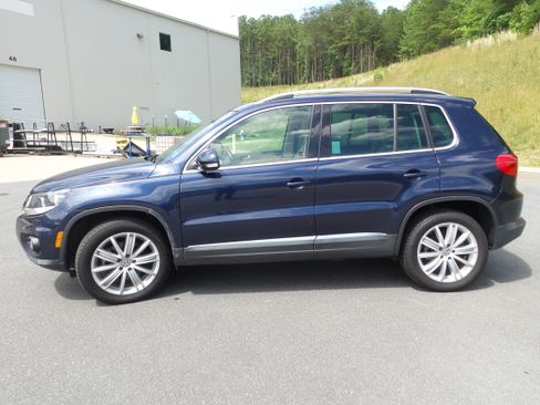 Used 2015 Volkswagen Tiguan SEL FWD image 2