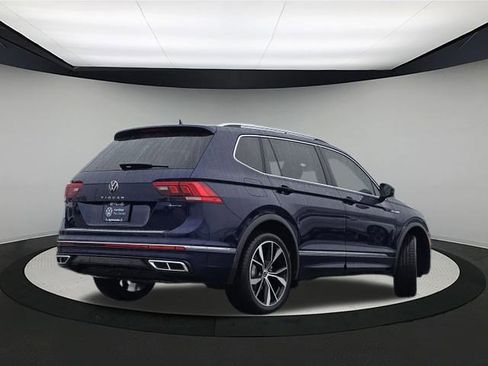 Certified 2022 Volkswagen Tiguan SEL R-Line image 7