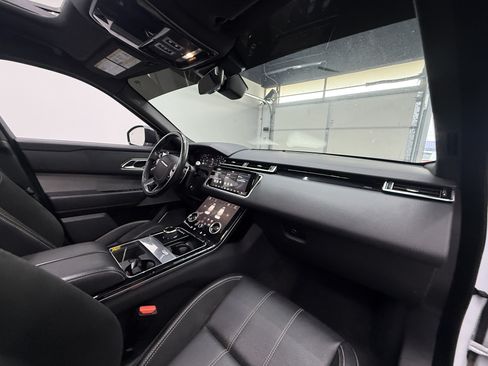 Used 2019 Land Rover Range Rover Velar R-Dynamic SE AWD/4WD image 18