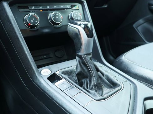 Used 2022 Volkswagen Taos SE w/ Panoramic Sunroof Package image 51