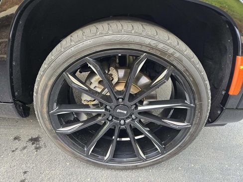 Used 2024 Jeep Grand Wagoneer Series III w/ Rear Seat Video Group 1 image 23