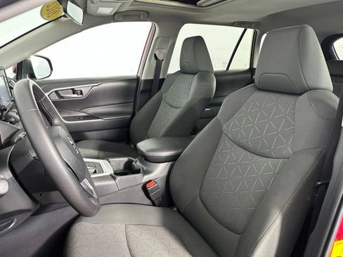 Certified 2022 Toyota RAV4 XLE w/ Convenience Package AWD/4WD image 18
