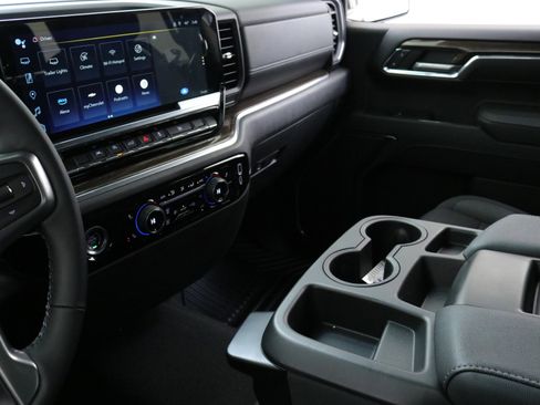 Used 2024 Chevrolet Silverado 1500 LT image 21
