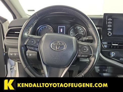 Used 2022 Toyota Camry SE FWD image 13