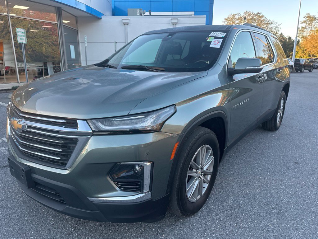 Used 2023 Chevrolet Traverse LT w/ LPO, Floor Liner Package AWD/4WD image 1