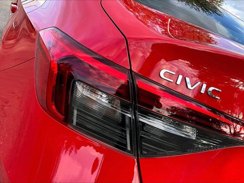 Used 2023 Honda Civic Sport image 28