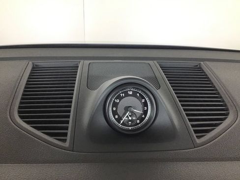 Certified 2026 Porsche Macan AWD/4WD image 37