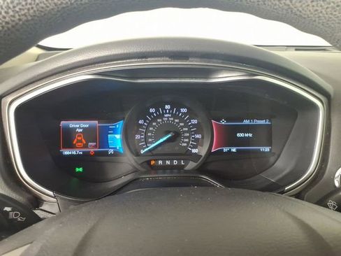 Used 2020 Ford Fusion SE image 17