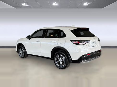 Used 2024 Honda HR-V EX-L image 3