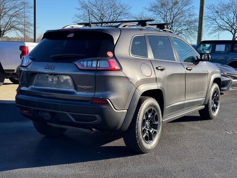 Used 2020 Jeep Cherokee Trailhawk image 3