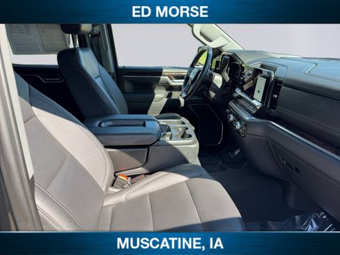 Used 2025 GMC Sierra 1500 SLT AWD/4WD image 15