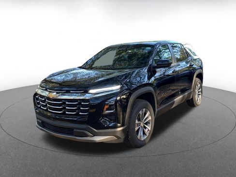 Used 2025 Chevrolet Equinox LT image 3