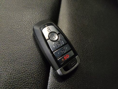 Used 2020 Ford Explorer XLT w/ Equipment Group 202A RWD image 32