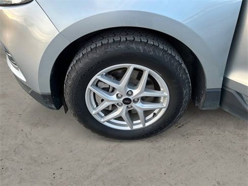 Used 2024 Ford Edge SEL w/ Convenience Package image 14