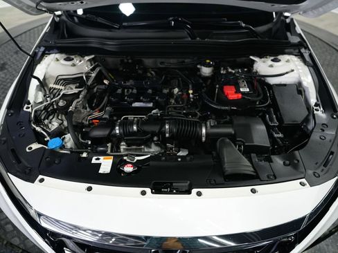 Used 2018 Honda Accord Touring image 41
