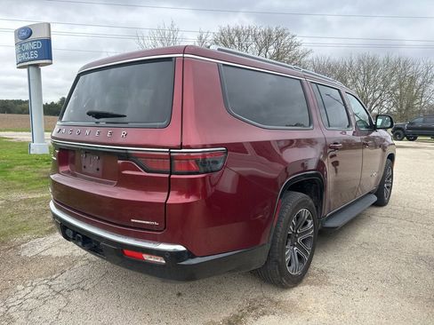 Used 2023 Jeep Wagoneer L Series II AWD/4WD image 9