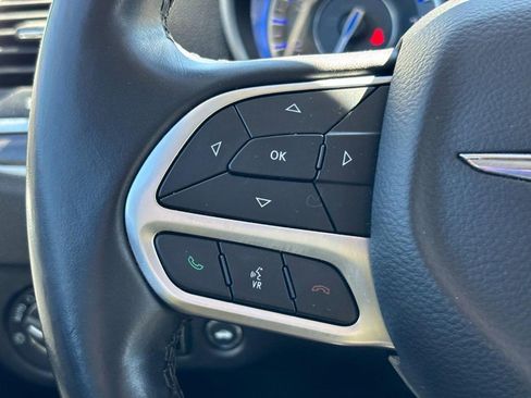 Used 2022 Chrysler 300 Touring L image 17