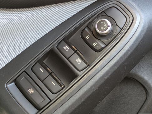Certified 2021 Subaru Crosstrek 2.0i Premium AWD/4WD image 19