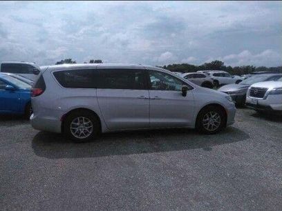 Used 2024 Chrysler Pacifica Touring-L