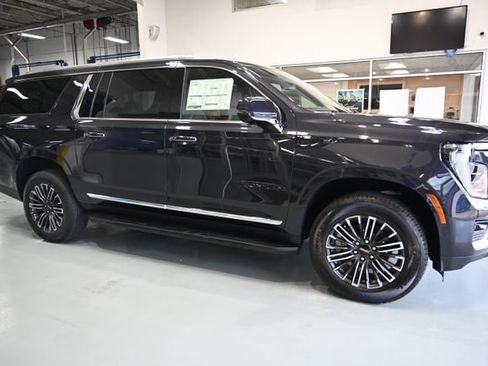New 2026 GMC Yukon XL Elevation w/ Elevation Premium Package AWD/4WD image 4