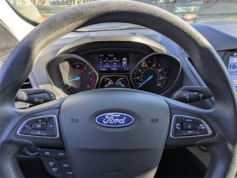 Used 2019 Ford Escape SE image 30