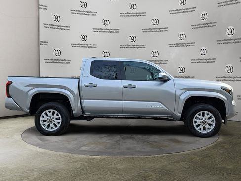 Used 2024 Toyota Tacoma TRD Sport image 6