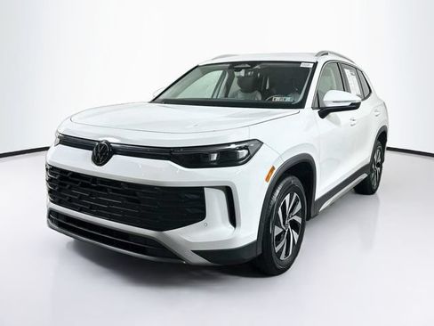 Certified 2025 Volkswagen Tiguan S AWD/4WD image 4