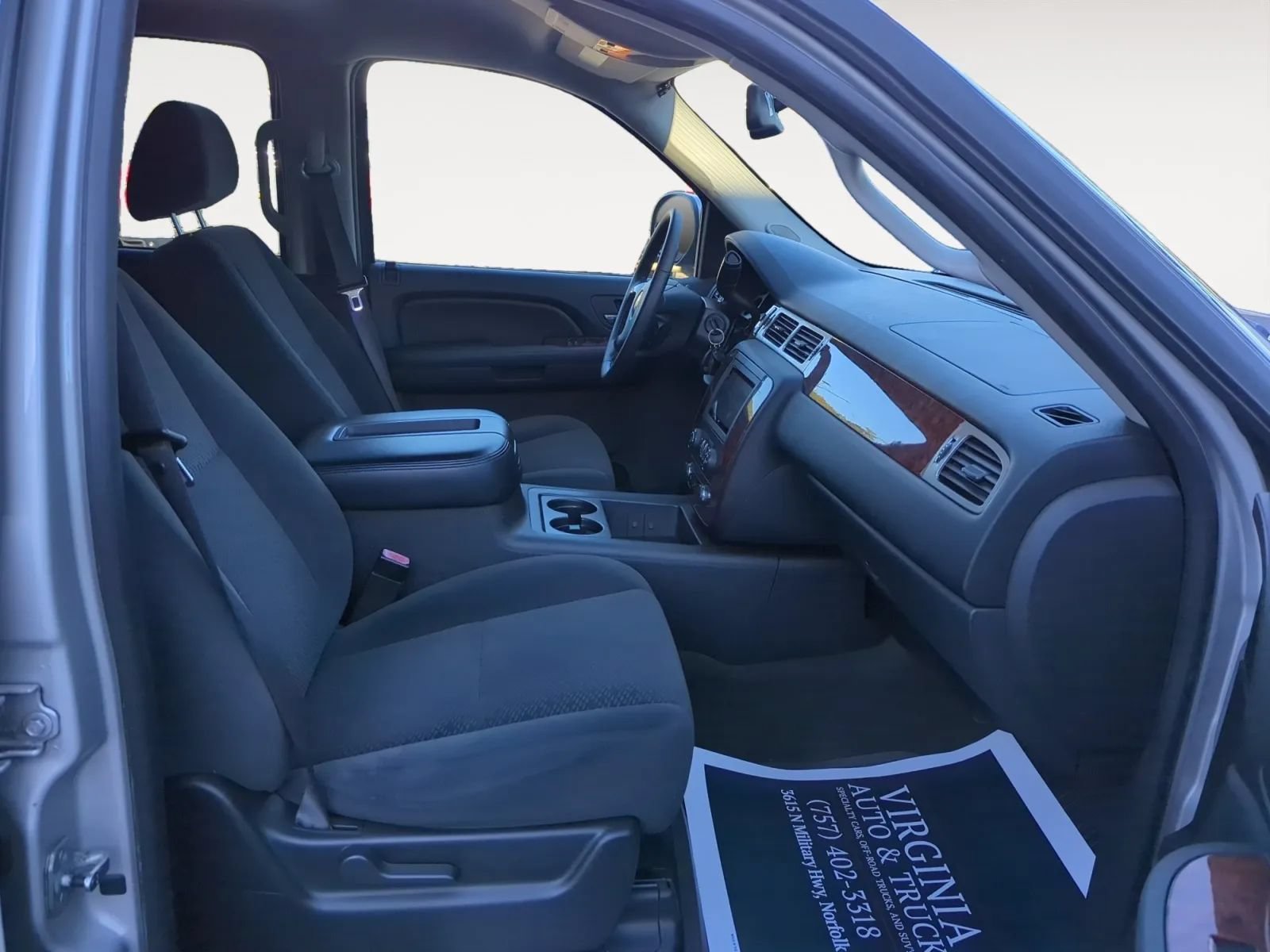 Used 2007 Chevrolet Suburban LT RWD image 14