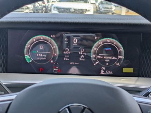 New 2026 Volkswagen Tiguan SE R-Line FWD image 34