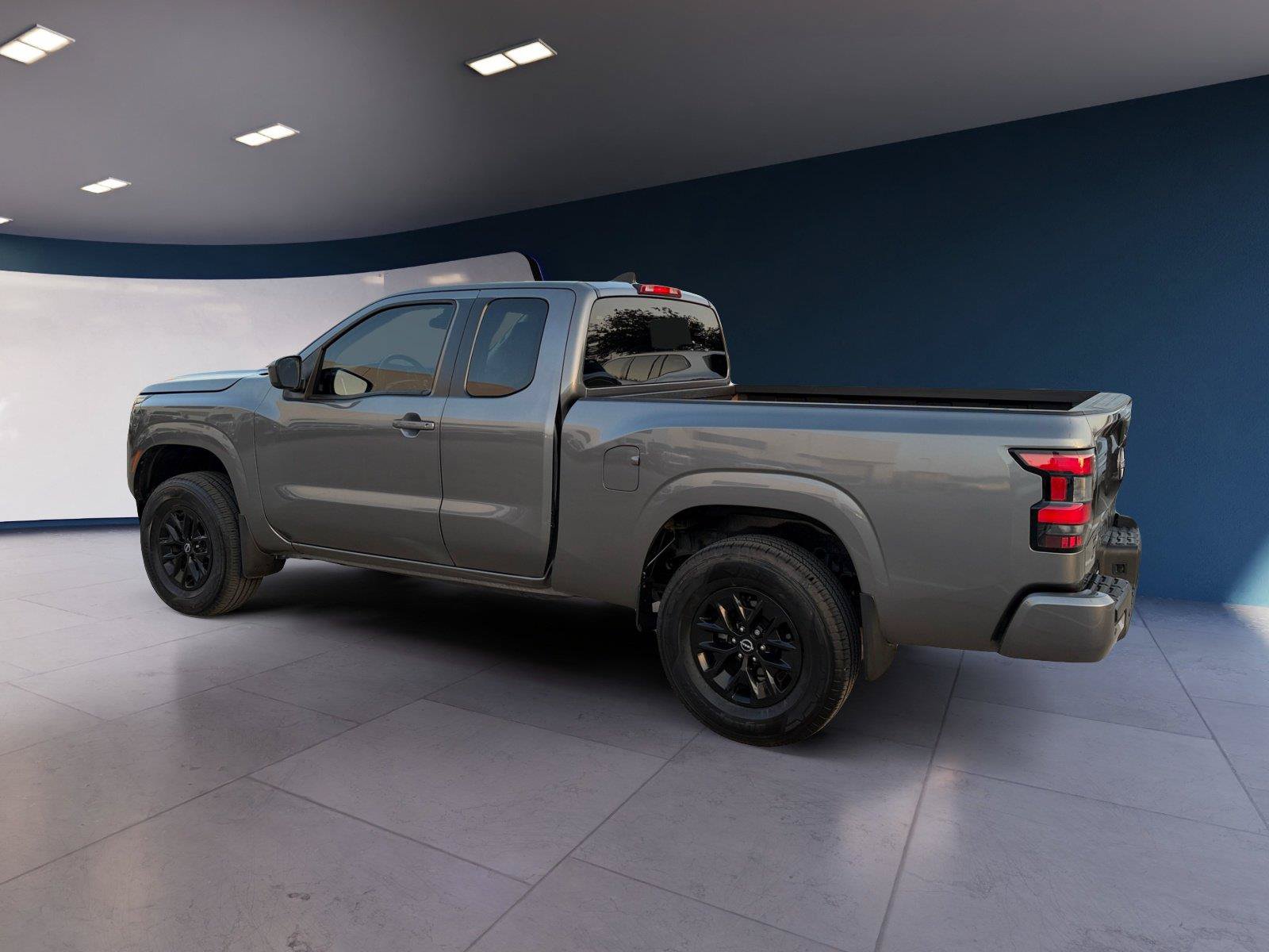 Used 2024 Nissan Frontier SV w/ Technology Package RWD image 3