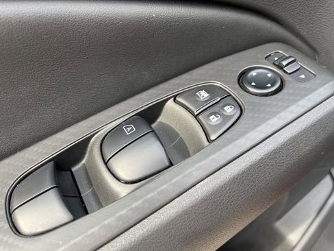 Used 2024 Nissan Altima 2.5 SV image 17