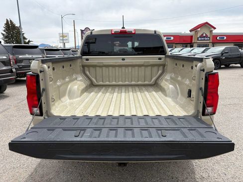 Used 2024 Chevrolet Colorado Z71 w/ Z71 Convenience Package 2 AWD/4WD image 5