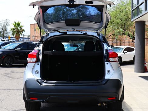 Used 2018 Nissan Kicks SV FWD image 22