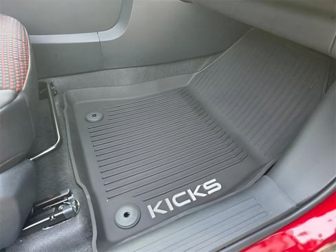 New 2026 Nissan Kicks SR image 13