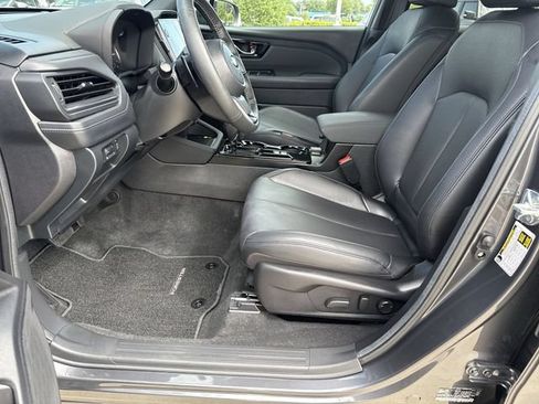 Used 2026 Subaru Forester Limited AWD/4WD image 17