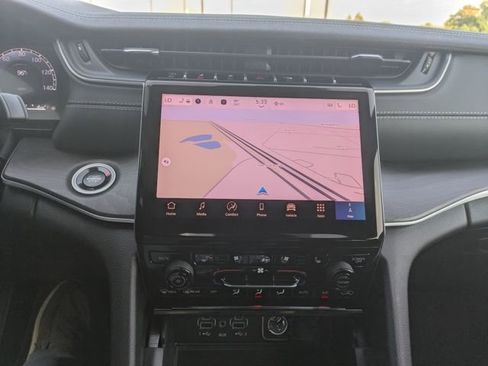 New 2025 Jeep Grand Cherokee L Limited w/ Luxury Tech Group II image 18